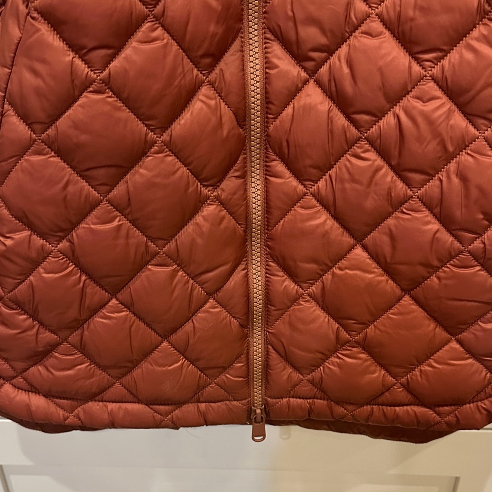 Athleta Quilted Vest in Warm Rust, NWT, size small - Picture 5 of 9